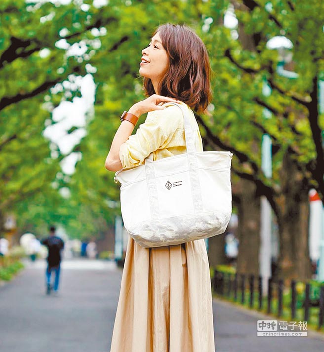  簡約實用 托特包大大吸引眼球，歡迎定制